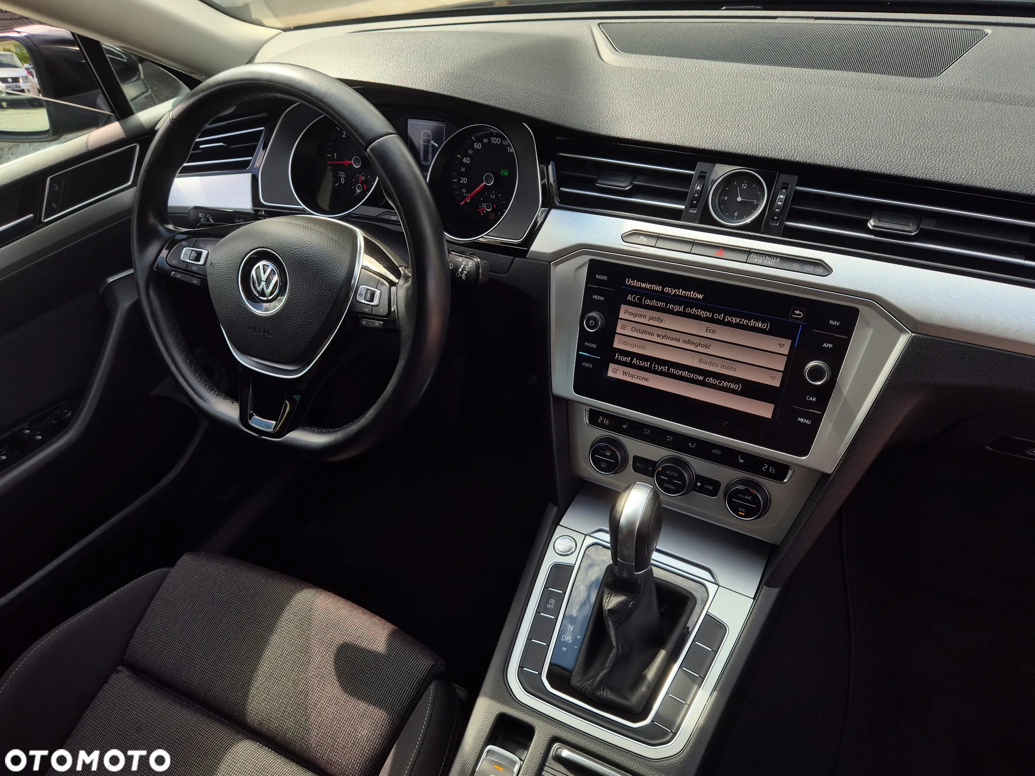 Volkswagen Passat Variant 2.0 TDI SCR DSG Elegance - 21
