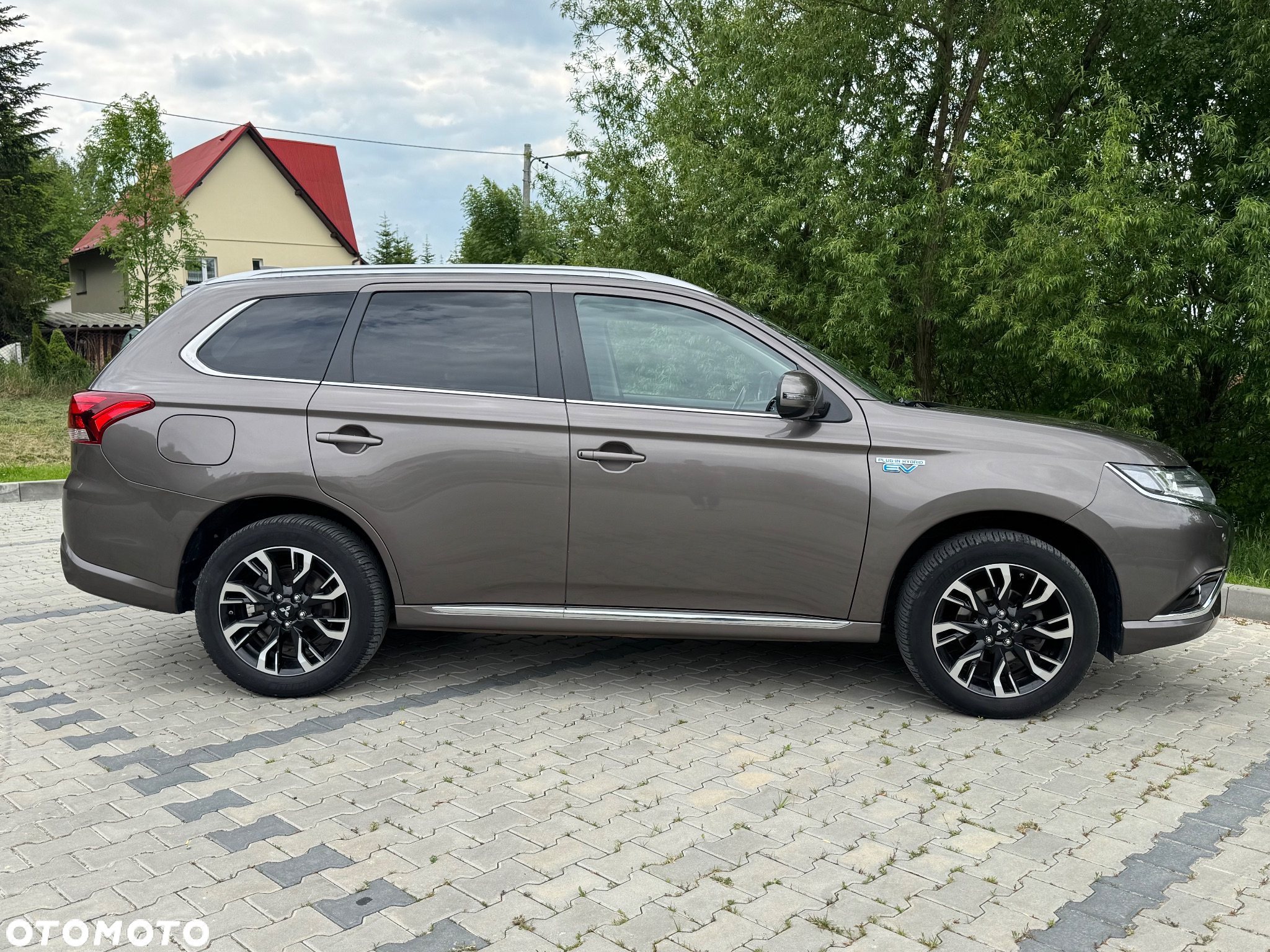 Mitsubishi Outlander 2.0 4WD Plug-In Hybrid - 7
