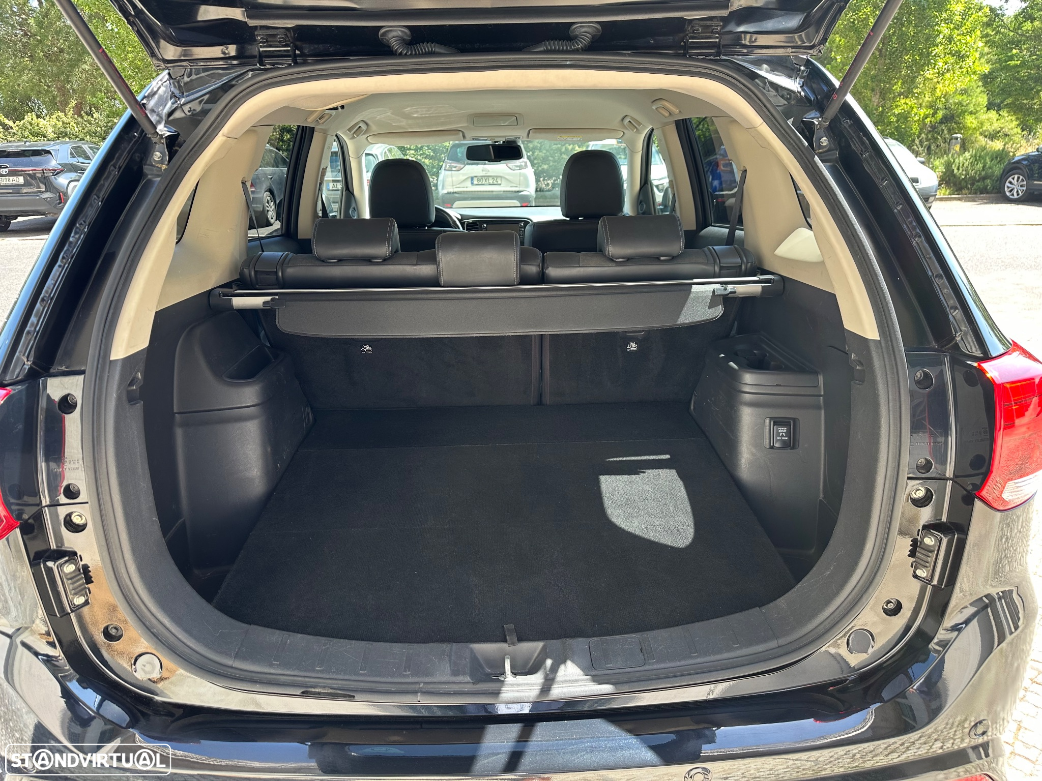 Mitsubishi Outlander 2.0 PHEV Intense - 7