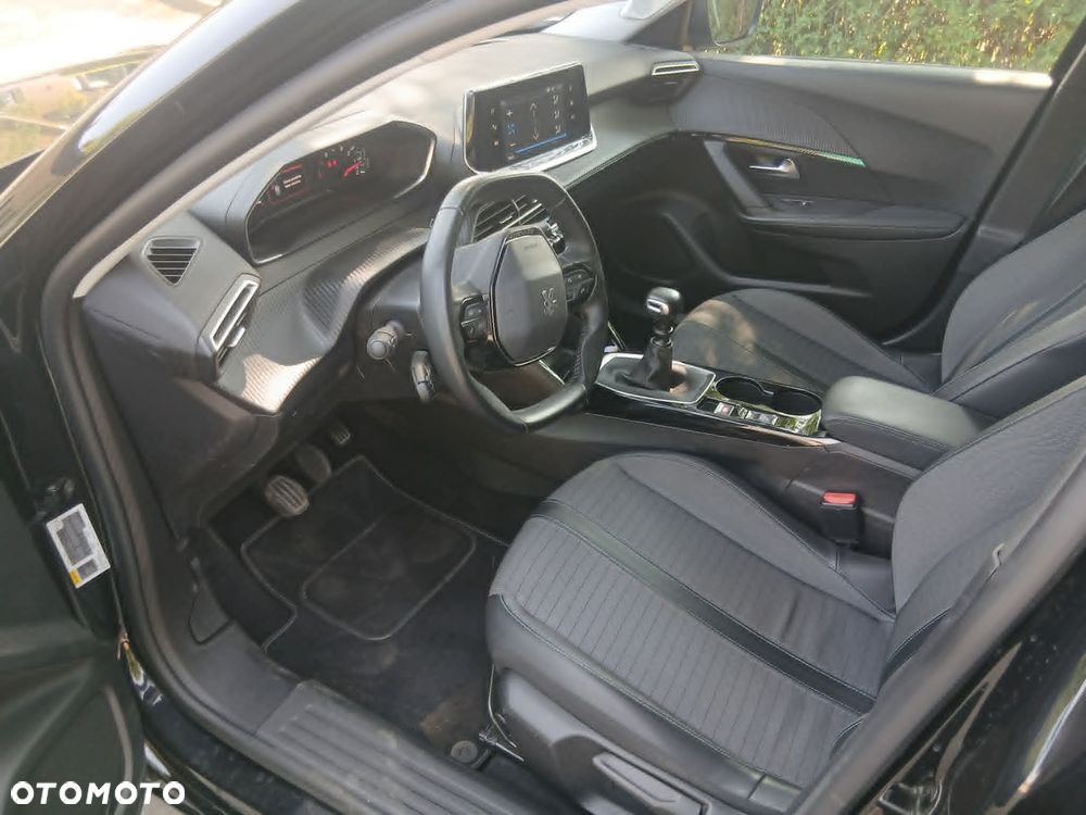 Peugeot 2008 1.2 PureTech Allure Pack S&S - 10