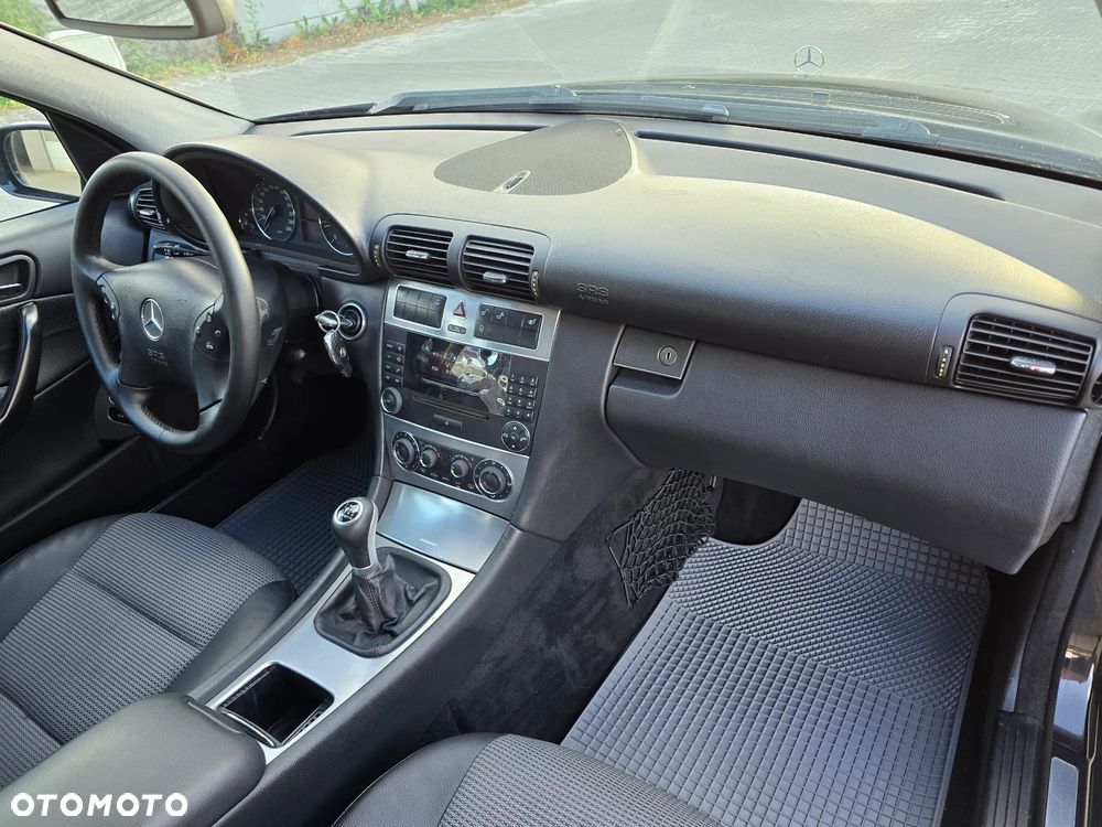 Mercedes-Benz Klasa C 180 Kompressor Avantgarde - 19