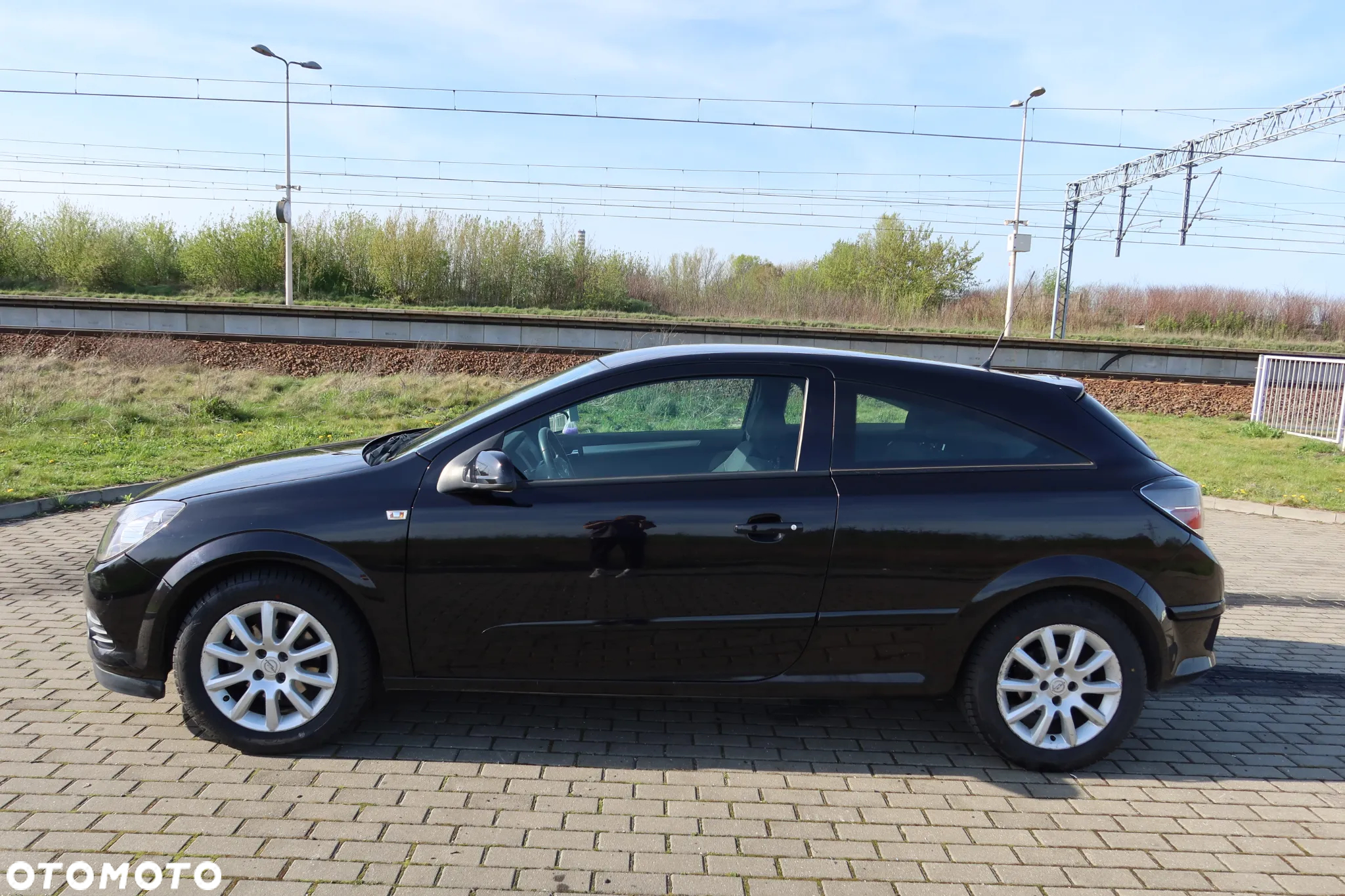 Opel Astra GTC 1.6 - 9