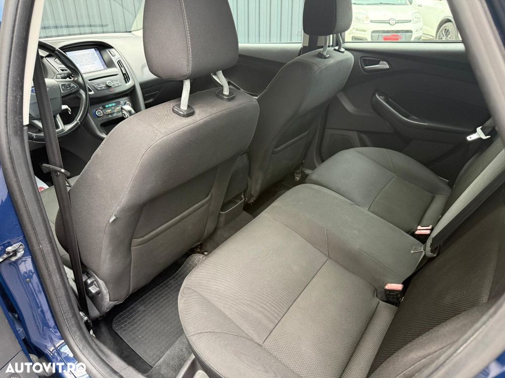 Ford Focus - 8