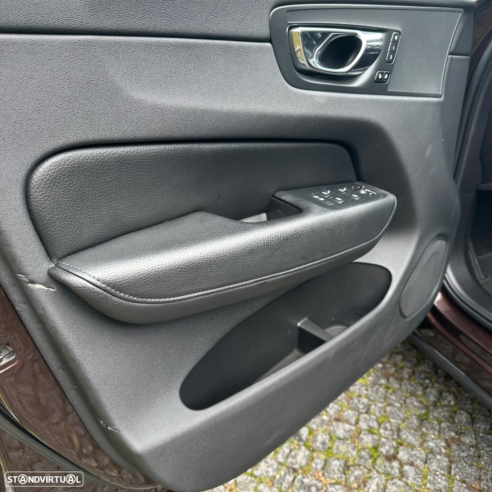 Volvo XC 60 2.0 D4 Inscription AWD Geartronic - 36