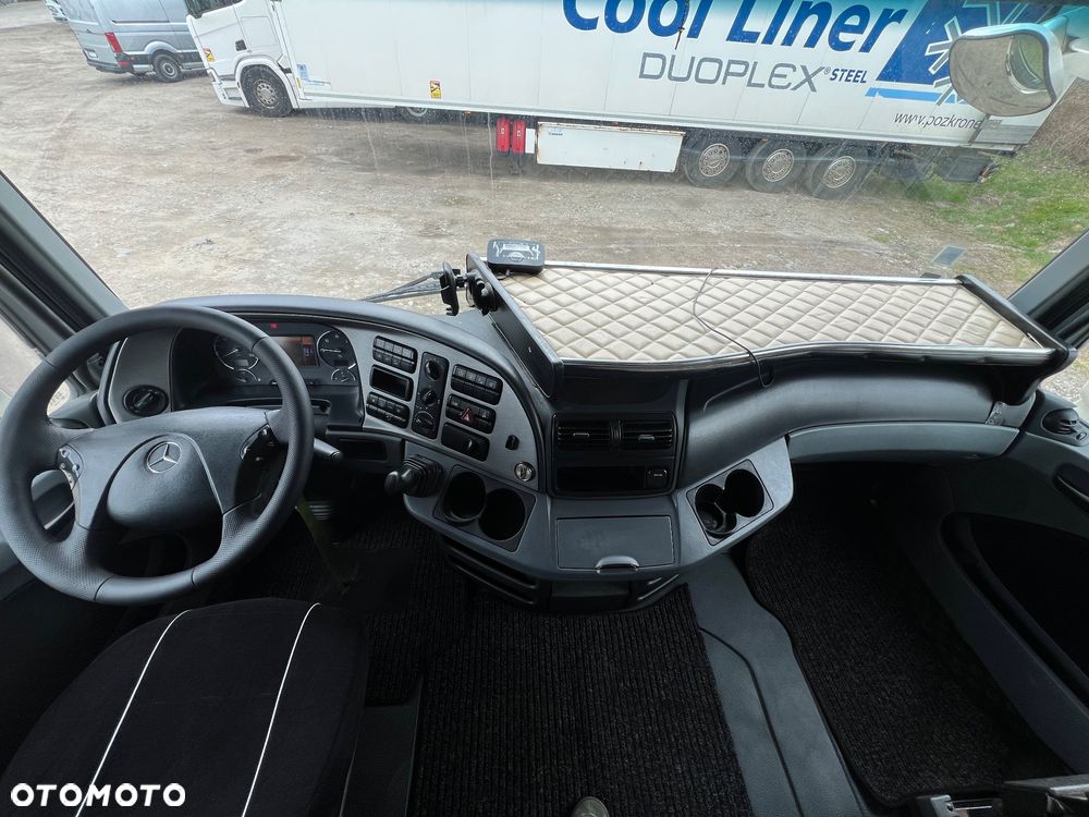 Mercedes-Benz Actros - 3