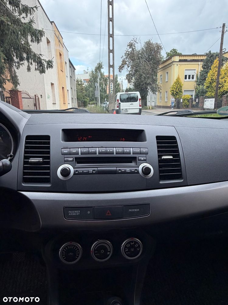 Mitsubishi Lancer 1.8 Invite - 17