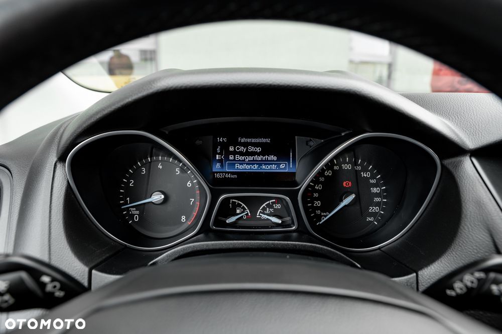 Ford Focus 1.0 EcoBoost Trend - 27