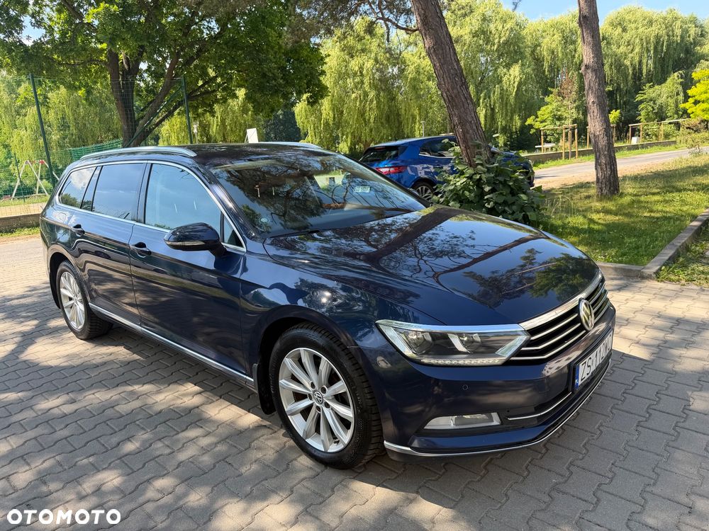 Volkswagen Passat - 1