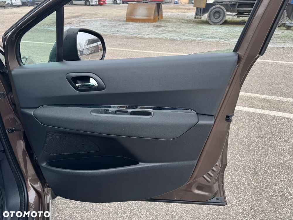 Peugeot 3008 PureTech 130 Stop & Start GPF Allure - 25