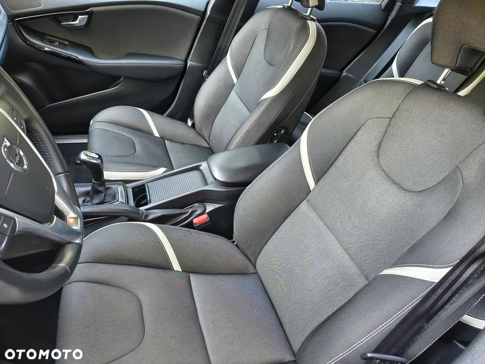 Volvo V40 T2 Linje Svart - 20