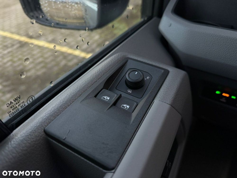 Volkswagen Crafter 35 2.0 TDI L3H3 177 KM AUTOMAT - 21