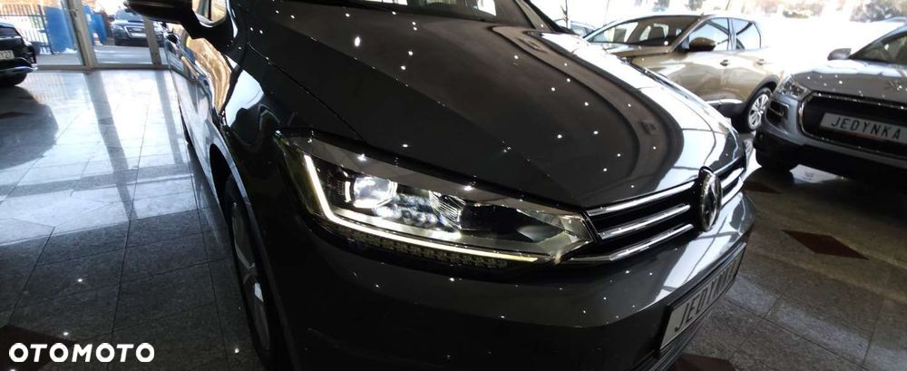 Volkswagen Touran - 27