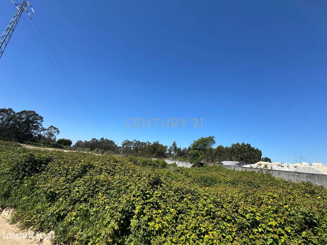 Terreno, com 16 000m², para construção de armazéns, em zona industrial - Grande imagem: 4/21