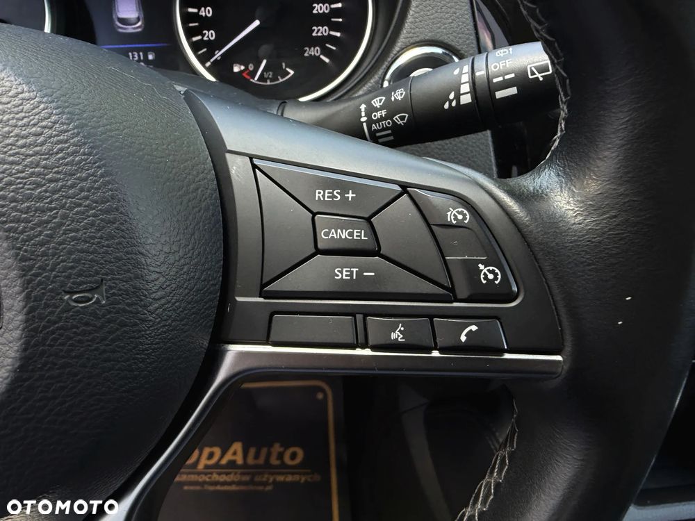 Nissan Qashqai 1.3 DIG-T N-Connecta DCT - 24