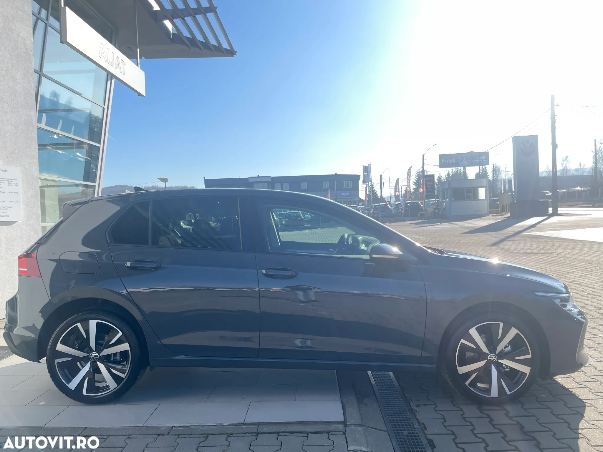 Volkswagen Golf 2.0 TDI DSG Life - 3