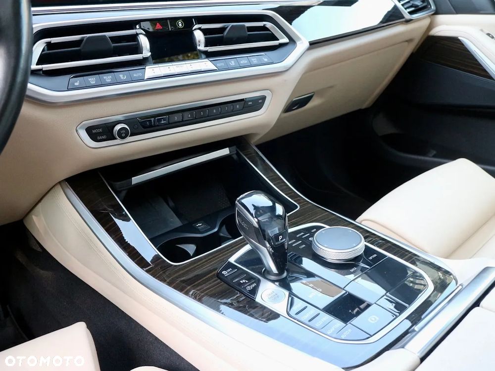 BMW X5 xDrive40i - 16