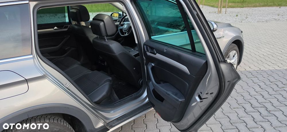 Volkswagen Passat - 14