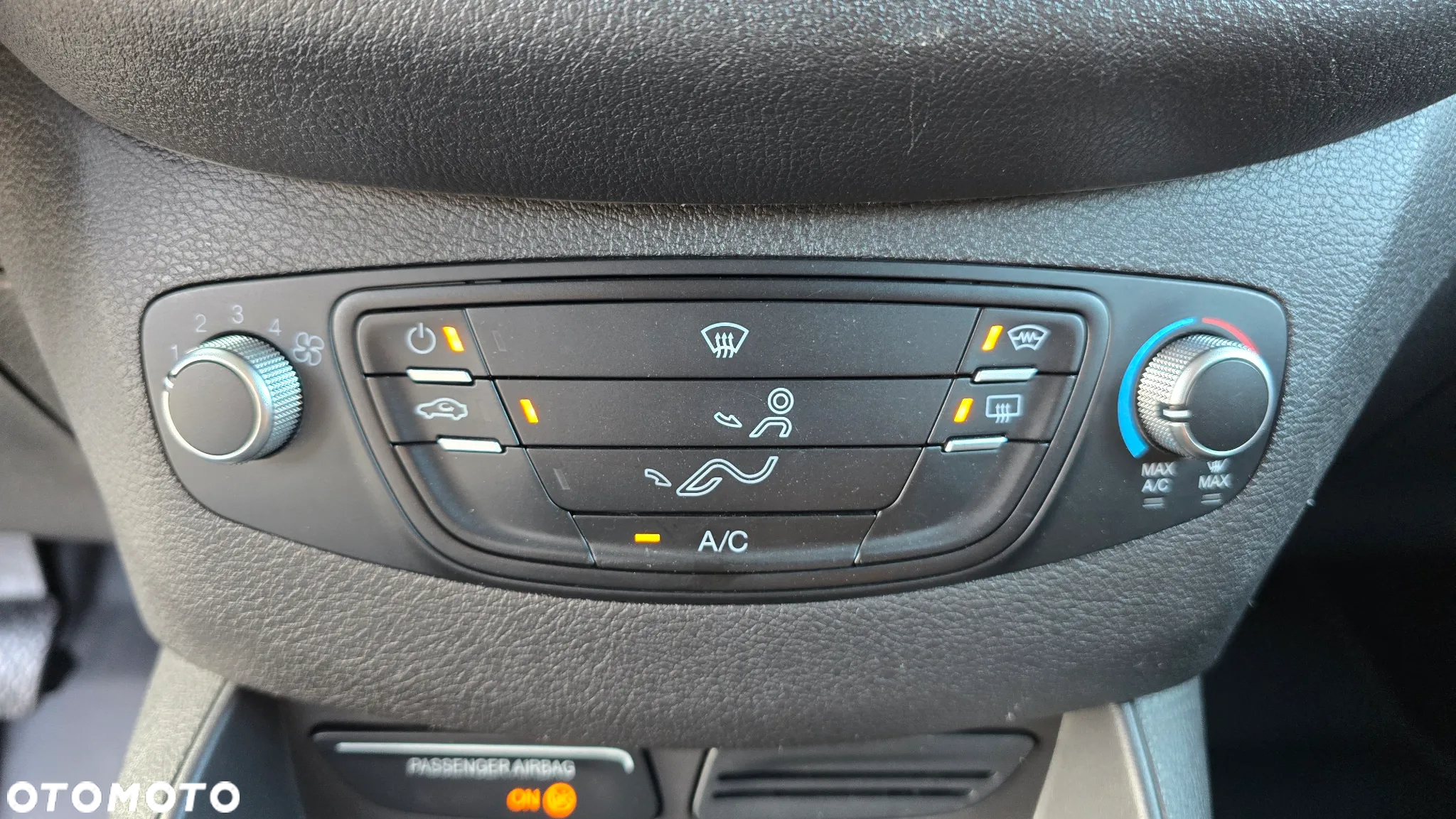 Ford Transit Courier - 15