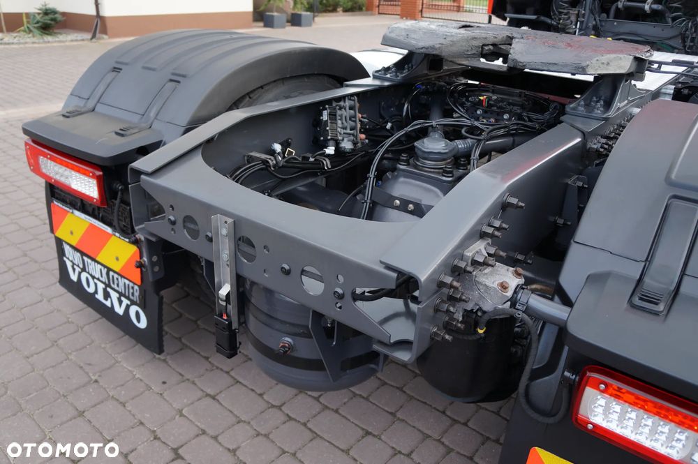 Volvo FH 4 EURO 6 GLOBETROTTER NISKI PRZEBIEG PEŁEN SERWIS - 13