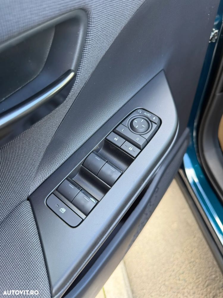 Toyota C-HR 1.8 HEV 140 CP 4x2 CVT Dynamic - 11