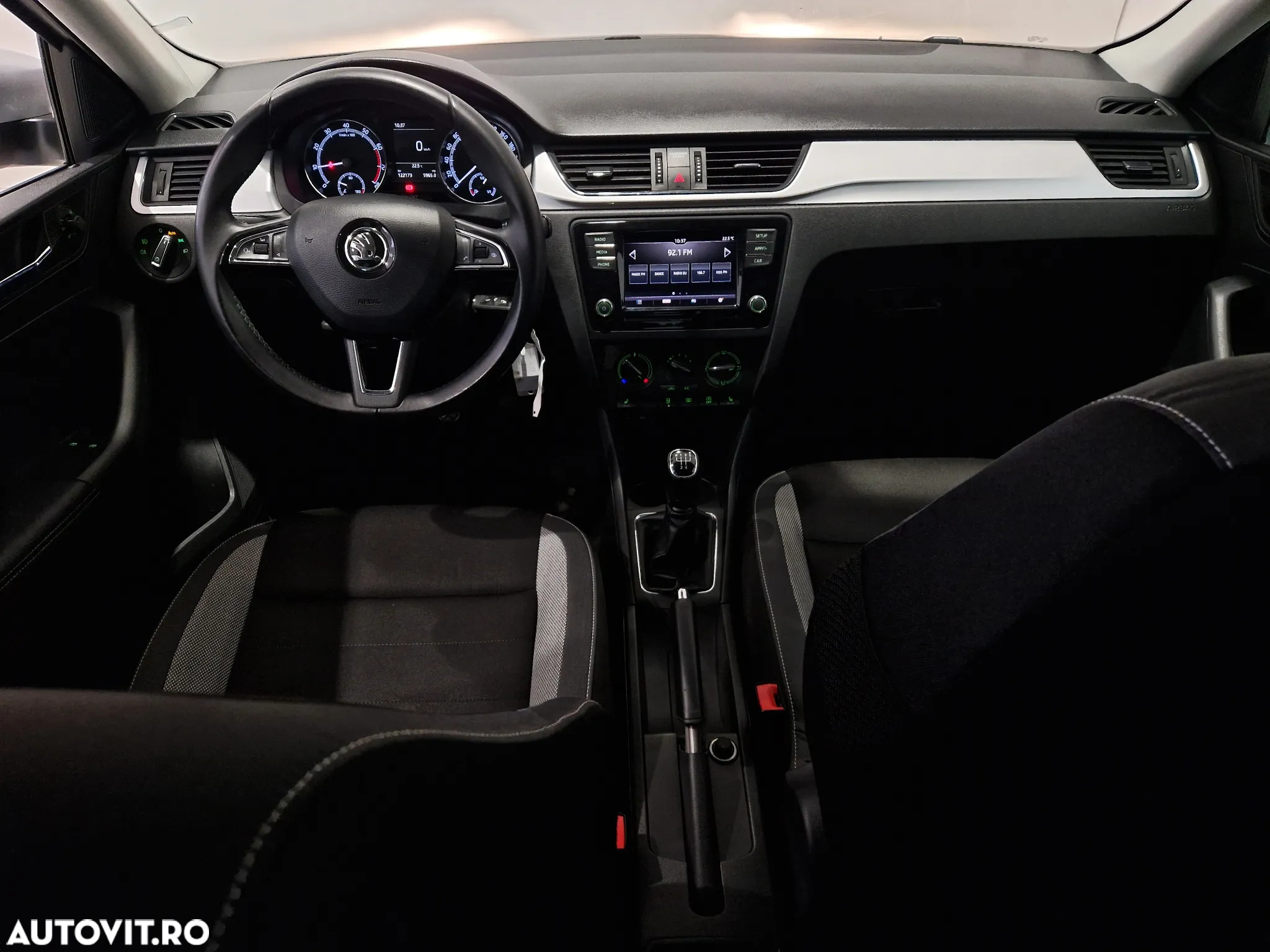 Skoda RAPID - 12