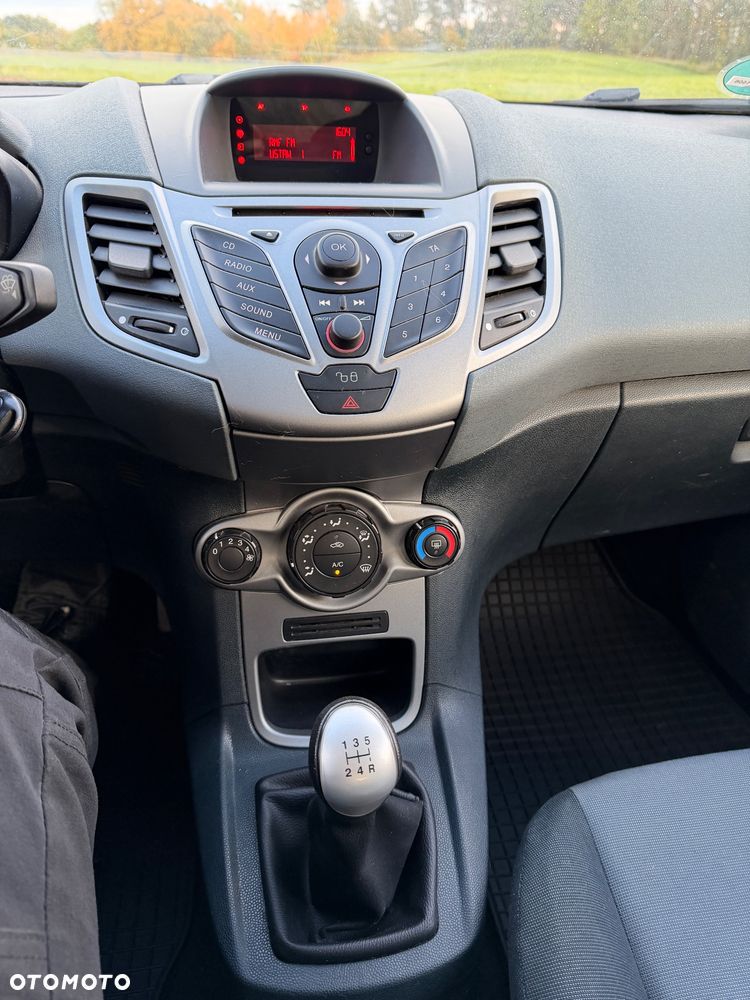 Ford Fiesta - 15