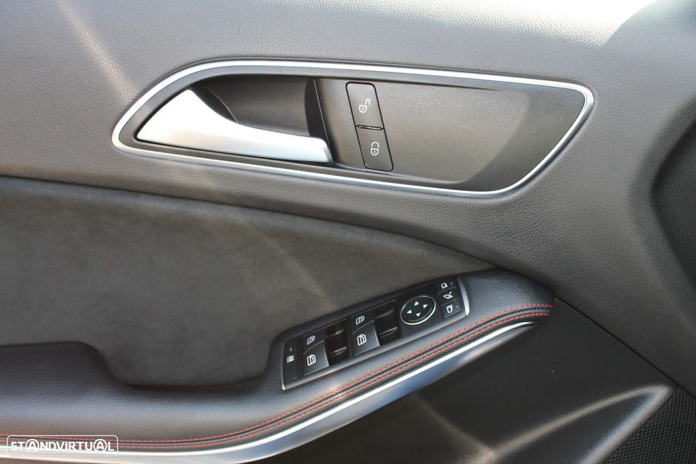 Mercedes-Benz A 45 AMG 4Matic Speedshift 7G-DCT - 29