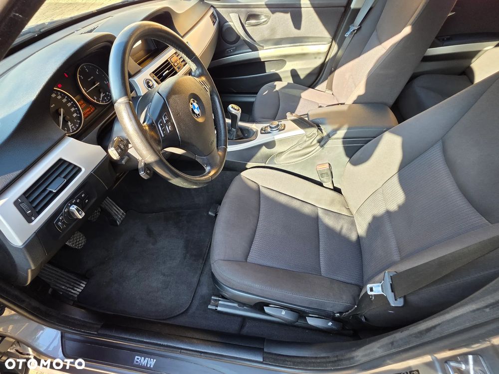 BMW Seria 3 320d DPF Touring - 13
