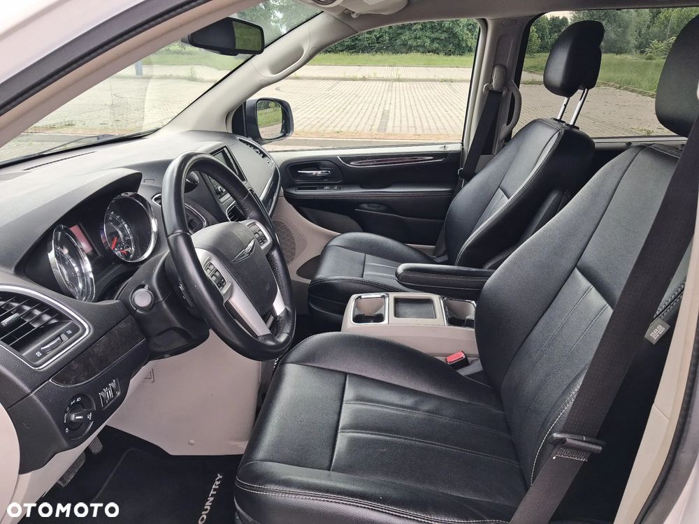 Chrysler Town & Country 3.6 Touring - 22