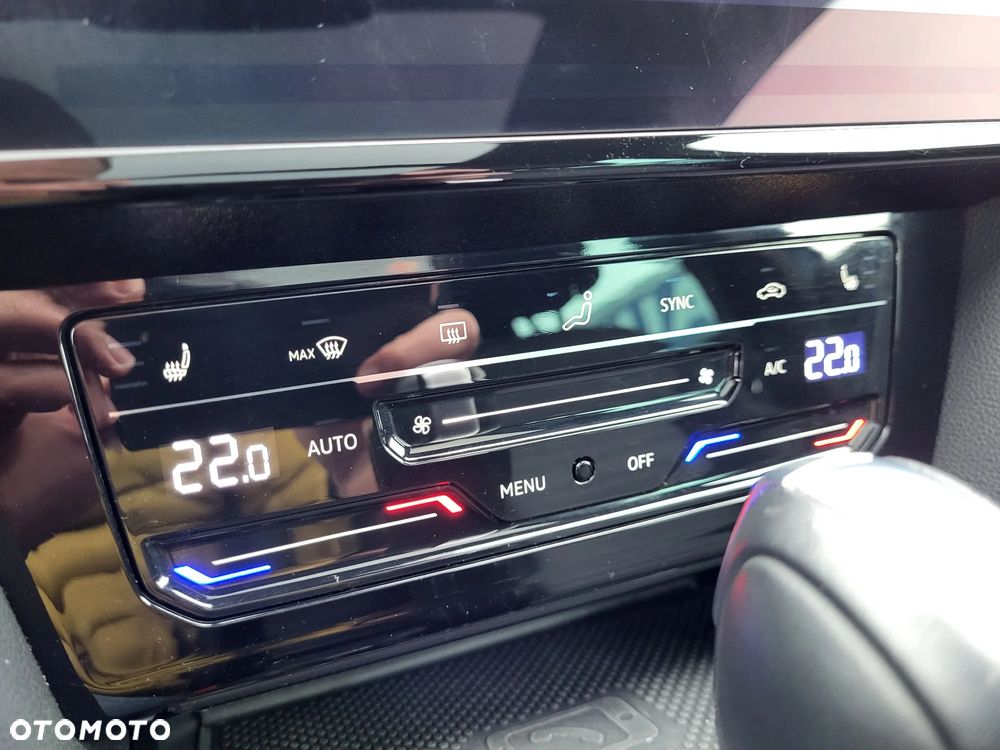 Volkswagen Passat 2.0 TDI SCR DSG 4Motion Business - 22