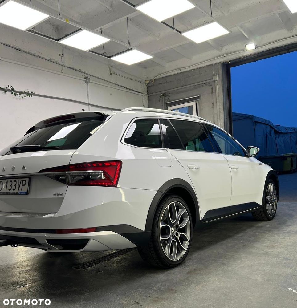 Skoda Superb 2.0 TDI SCR 4x4 Scout DSG - 5