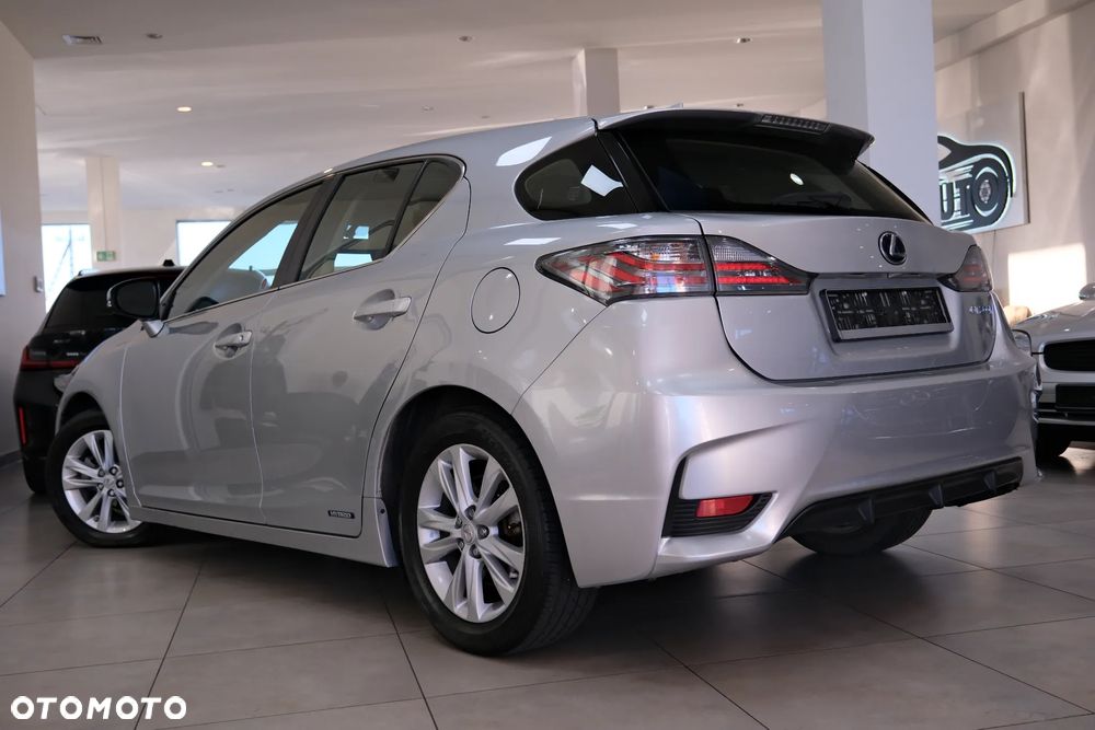 Lexus CT - 17