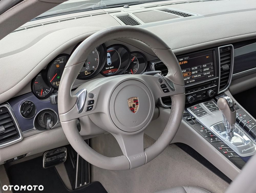 Porsche Panamera 4S PDK - 5