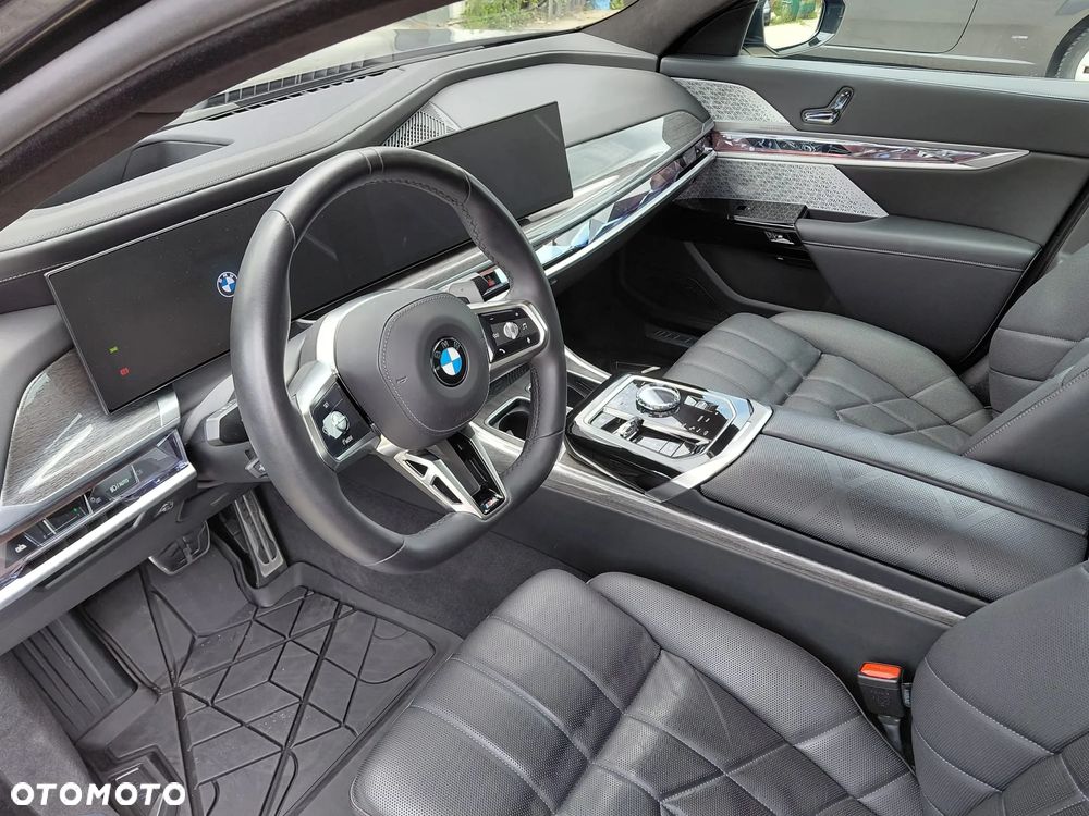 BMW Seria 7 - 24