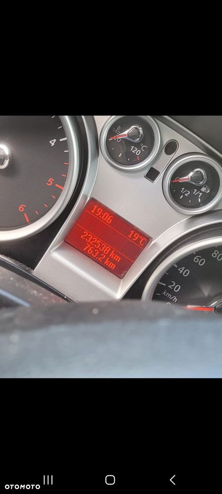 Ford Kuga 2.0 TDCi Individual - 5
