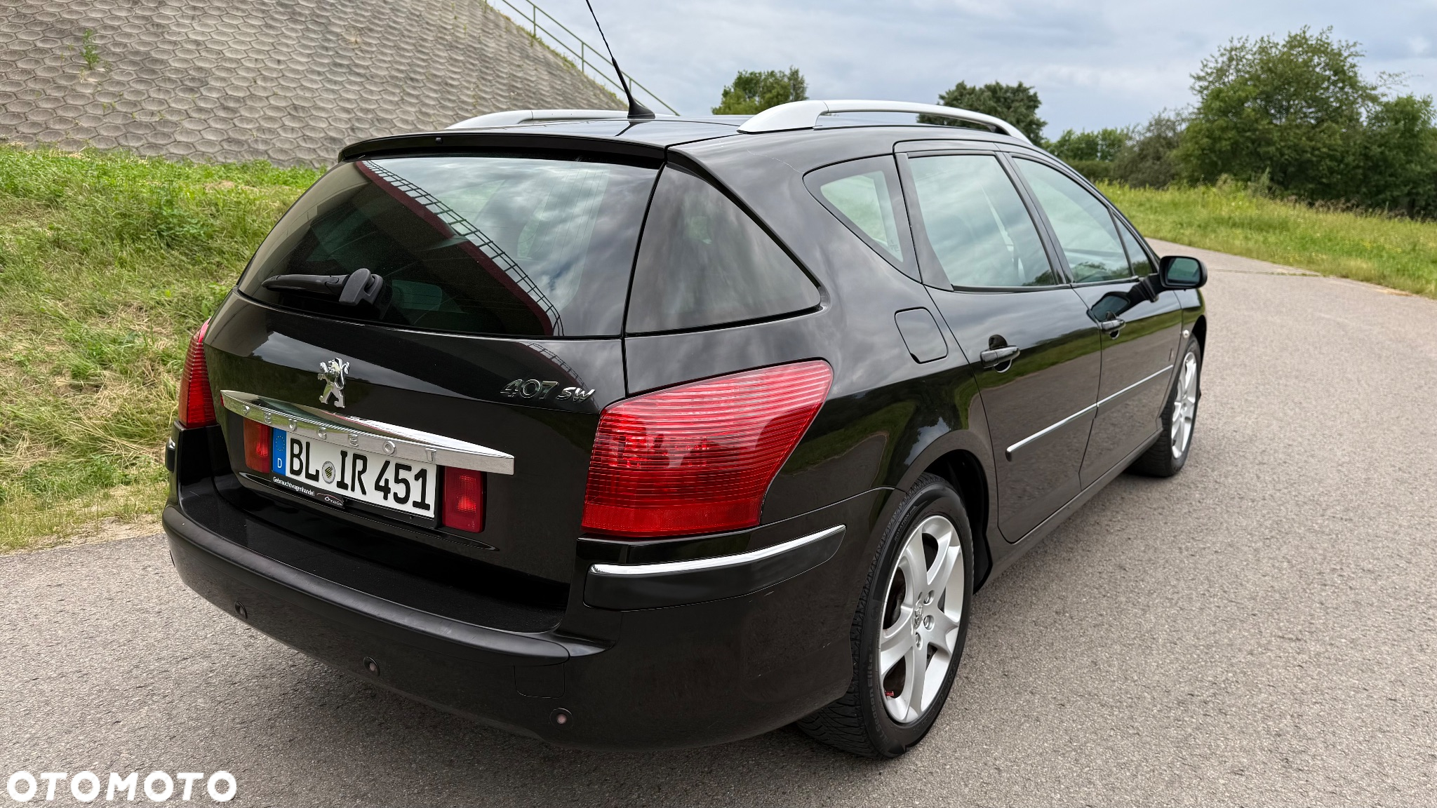 Peugeot 407 SW HDi 135 JBL - 11