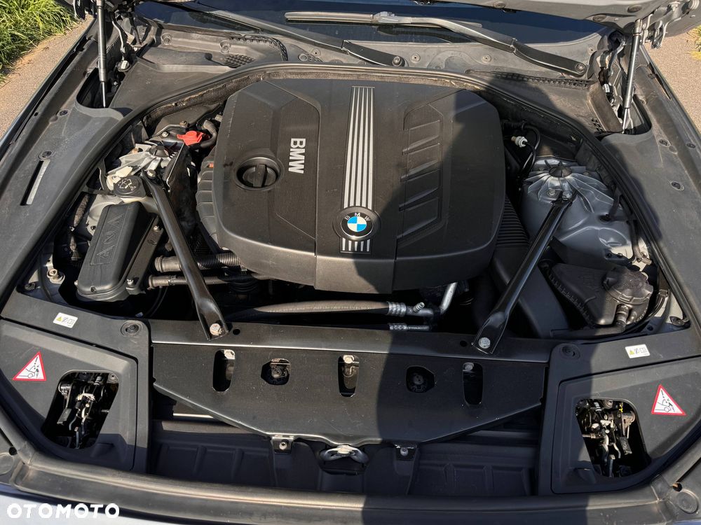 BMW 5 Series 2011 photo 3