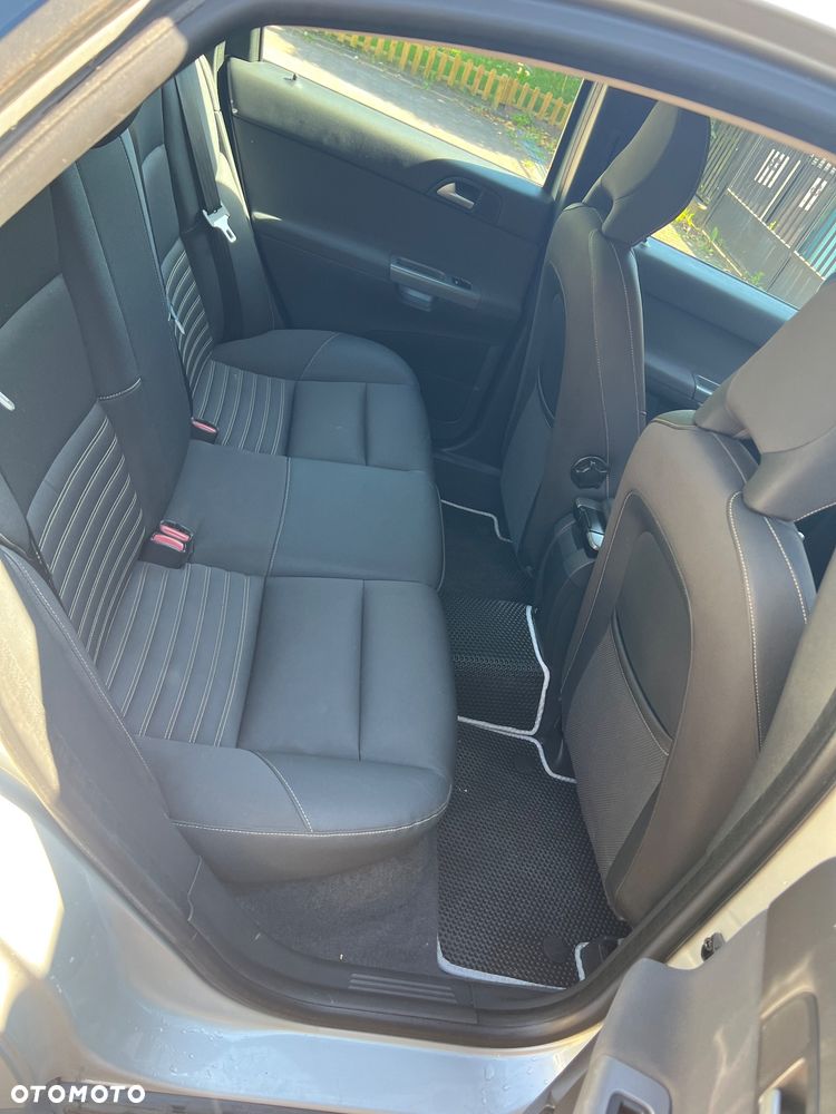 Volvo S40 1.8 - 12