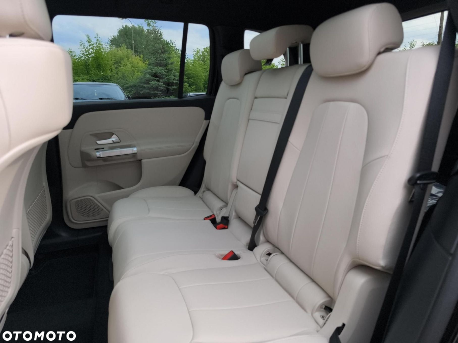 Mercedes-Benz GLB - 21
