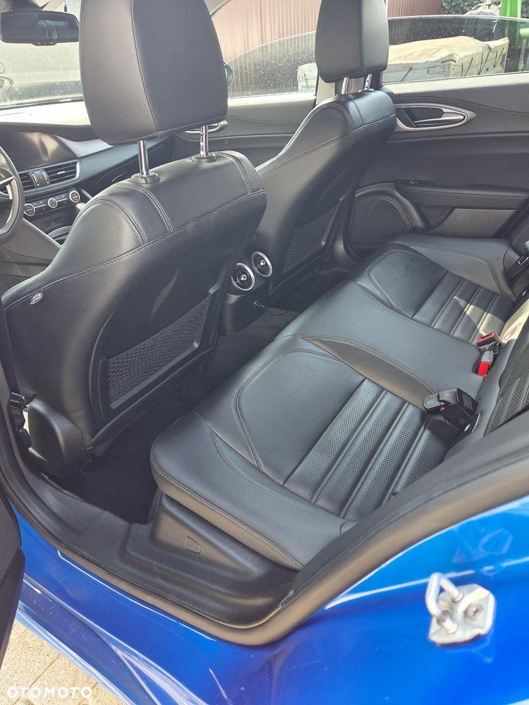 Alfa Romeo Giulia 2.0 Turbo Veloce Q4 - 12