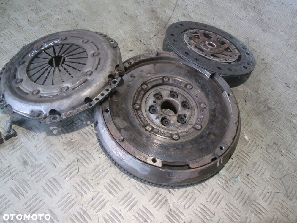 KOŁO DWUMASOWE + TARCZA + DOCISK ŁOŻYSKO OPOROWE CITROEN C4 I 1.6 HDI - 1