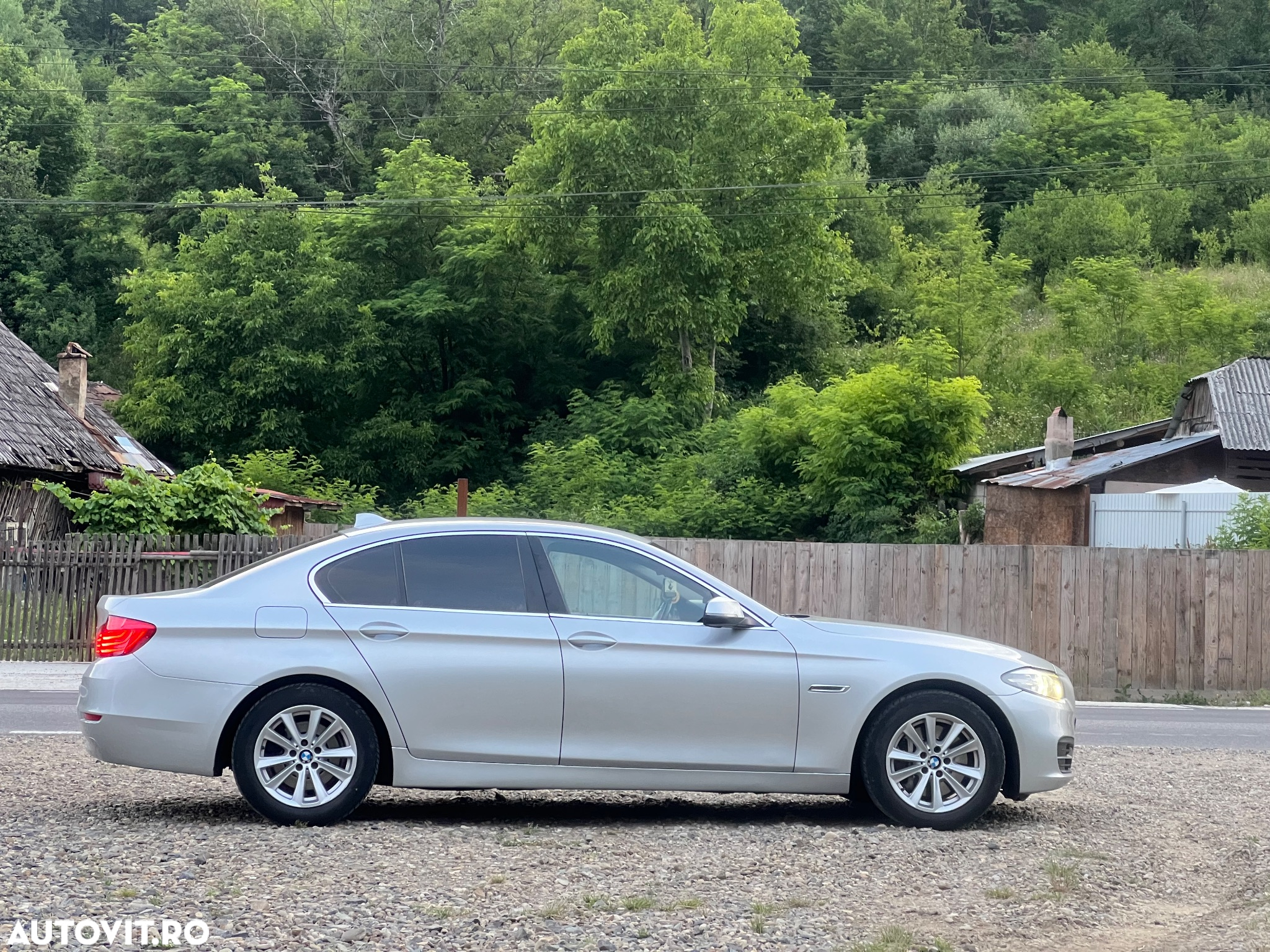 BMW Seria 5 525d xDrive AT - 9