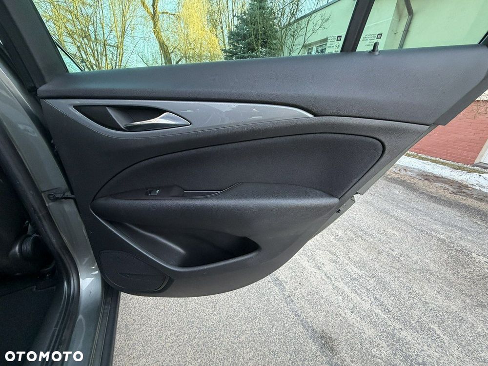 Opel Insignia - 29
