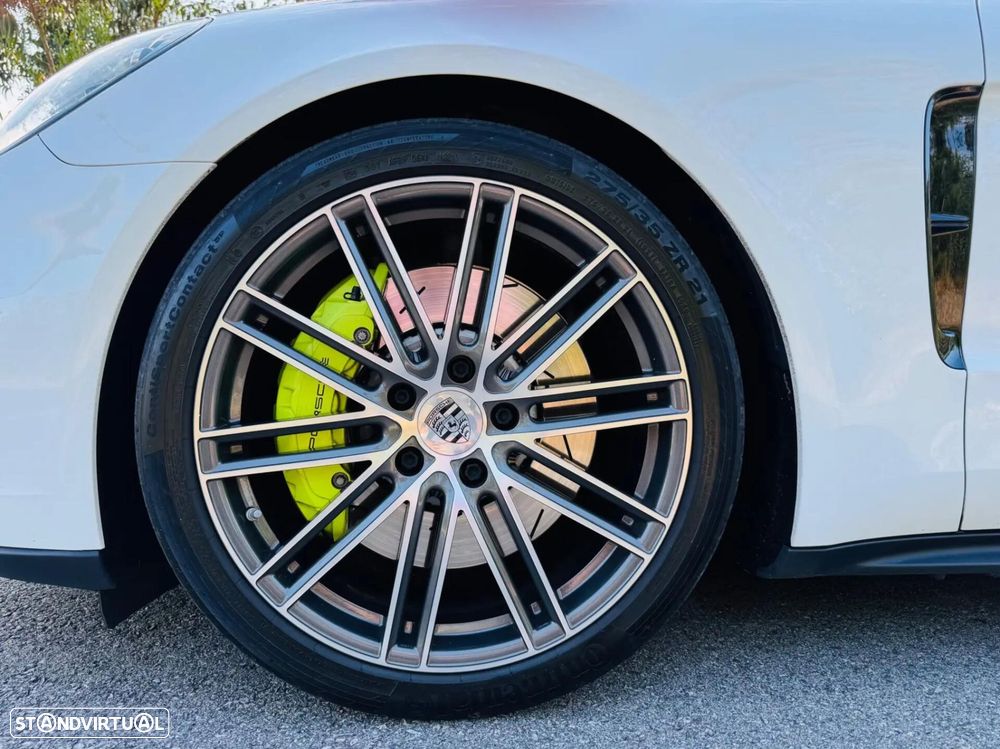 Porsche Panamera Sport Turismo 4 E-Hybrid - 10