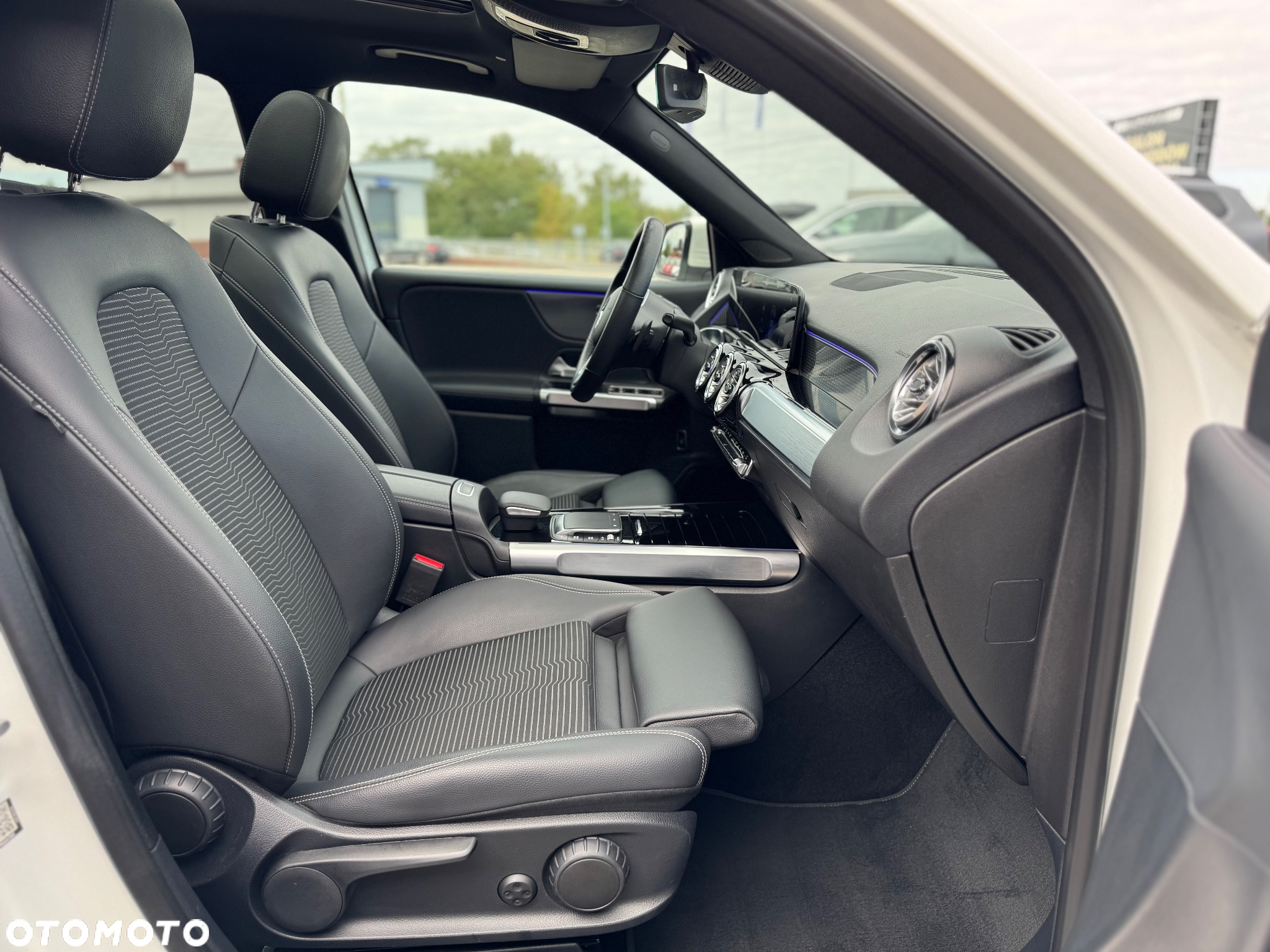 Mercedes-Benz GLB 200 d 4Matic 8G-DCT Special Edition - 31