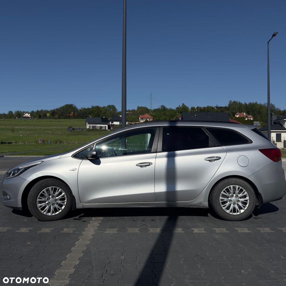 Kia Ceed - 8