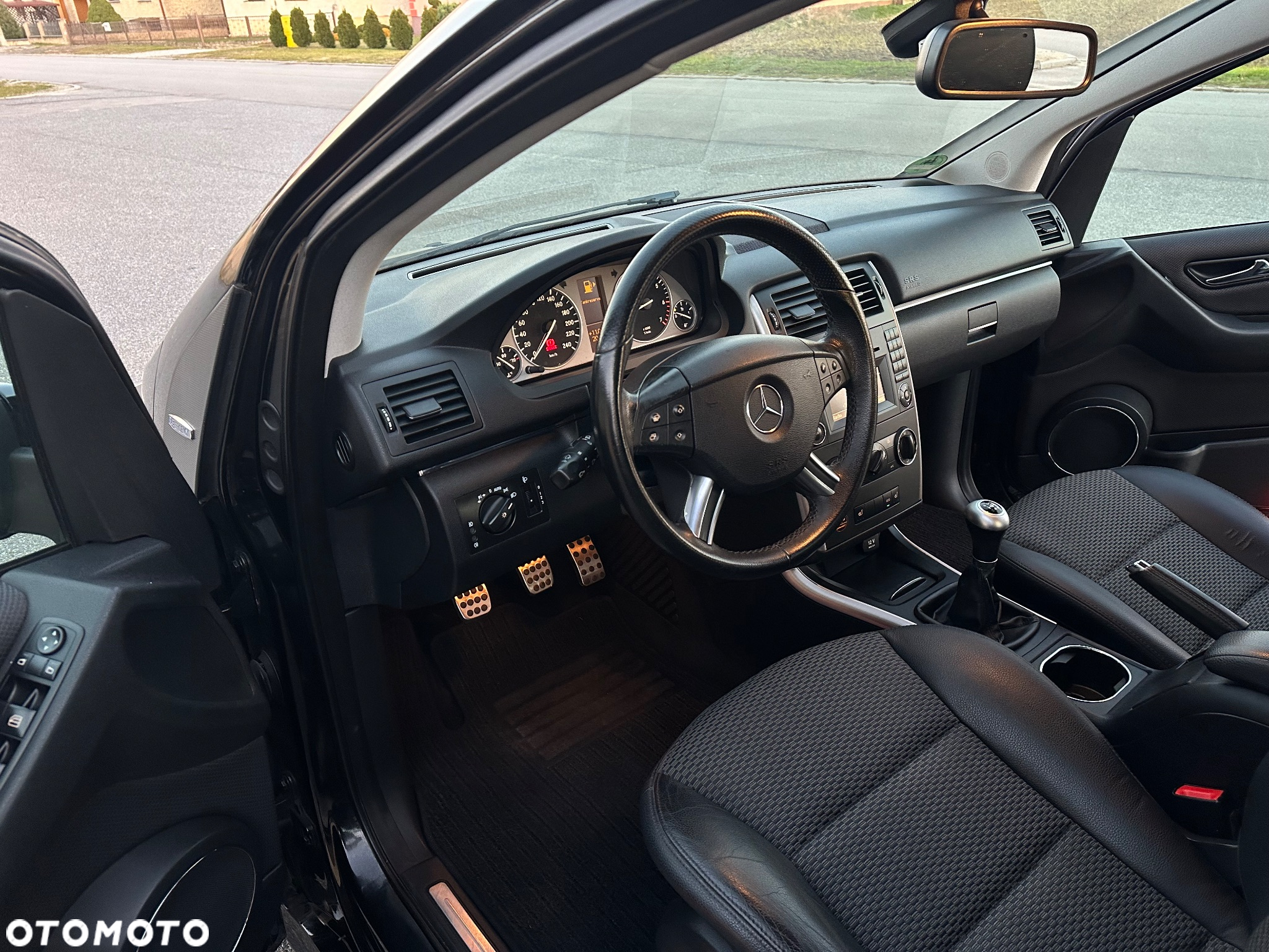 Mercedes-Benz Klasa B 150 BlueEffICIENCY - 14