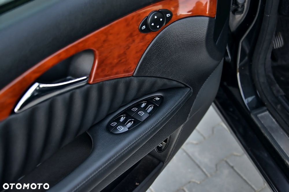 Mercedes-Benz Klasa E - 27