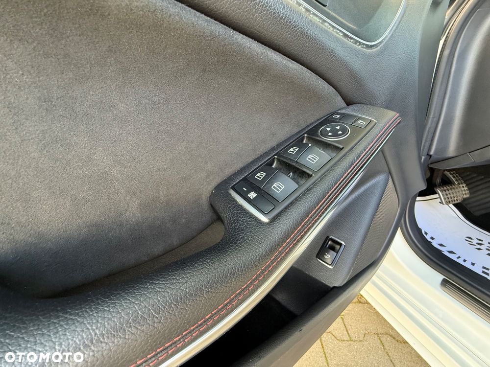 Mercedes-Benz CLA 180 7G-DCT AMG Line - 28