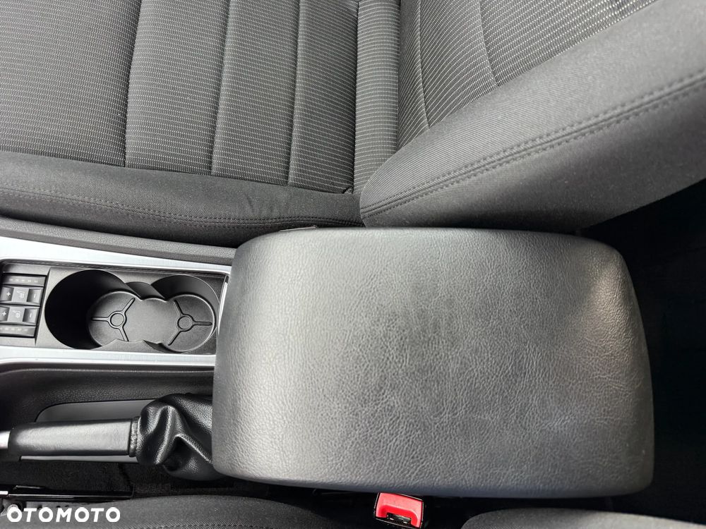 Ford Mondeo 2.0 TDCi Titanium X - 38